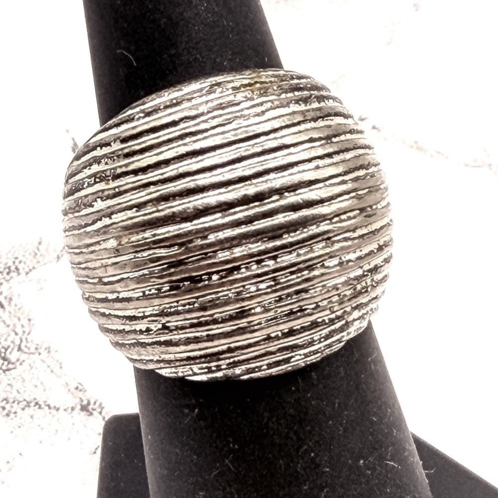 Silver Tone Textured Wide Band‎ Ring Ribbed Statement Ring Size 7 See Video
